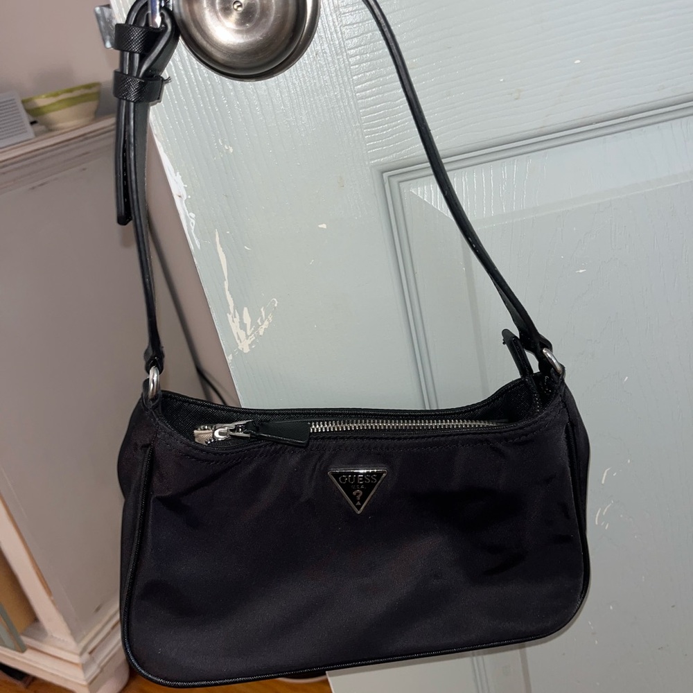 Guess Little Bay Black Shoulder Bag